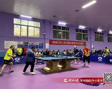 棒球赛场再起风云：关东风暴队惊险晋级皖南烈马队，赛场气氛火爆。
